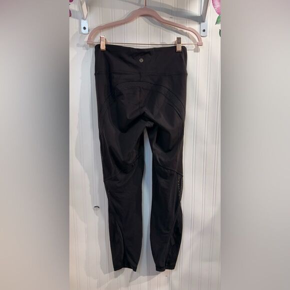 Lululemon Revitalize Tight in Black Long Leggings Sz 8 - Picture 6 of 11